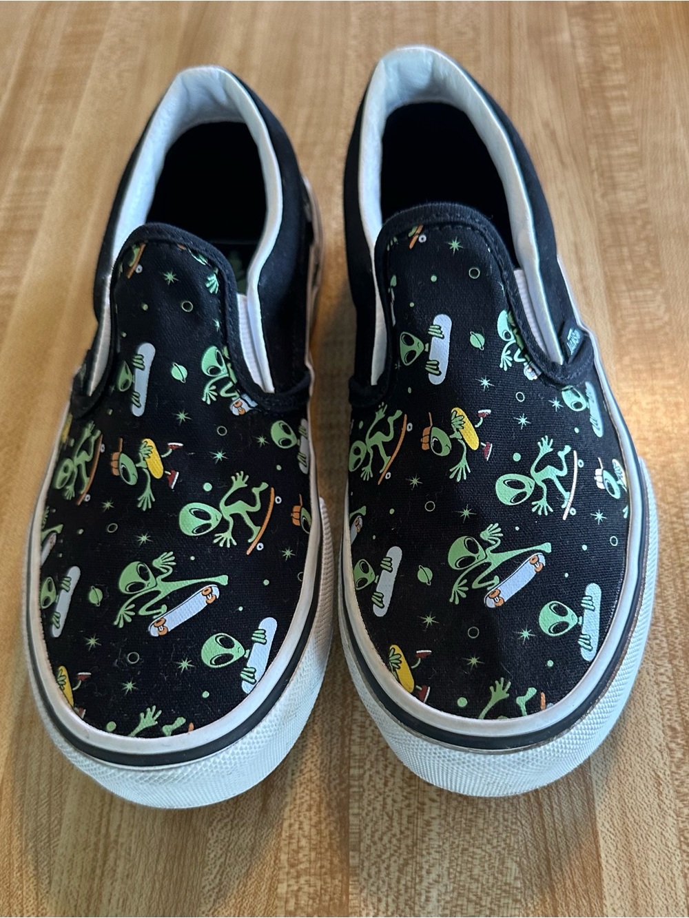 Vans Slip-On Alien Skateboarding Shoes, size US 2
